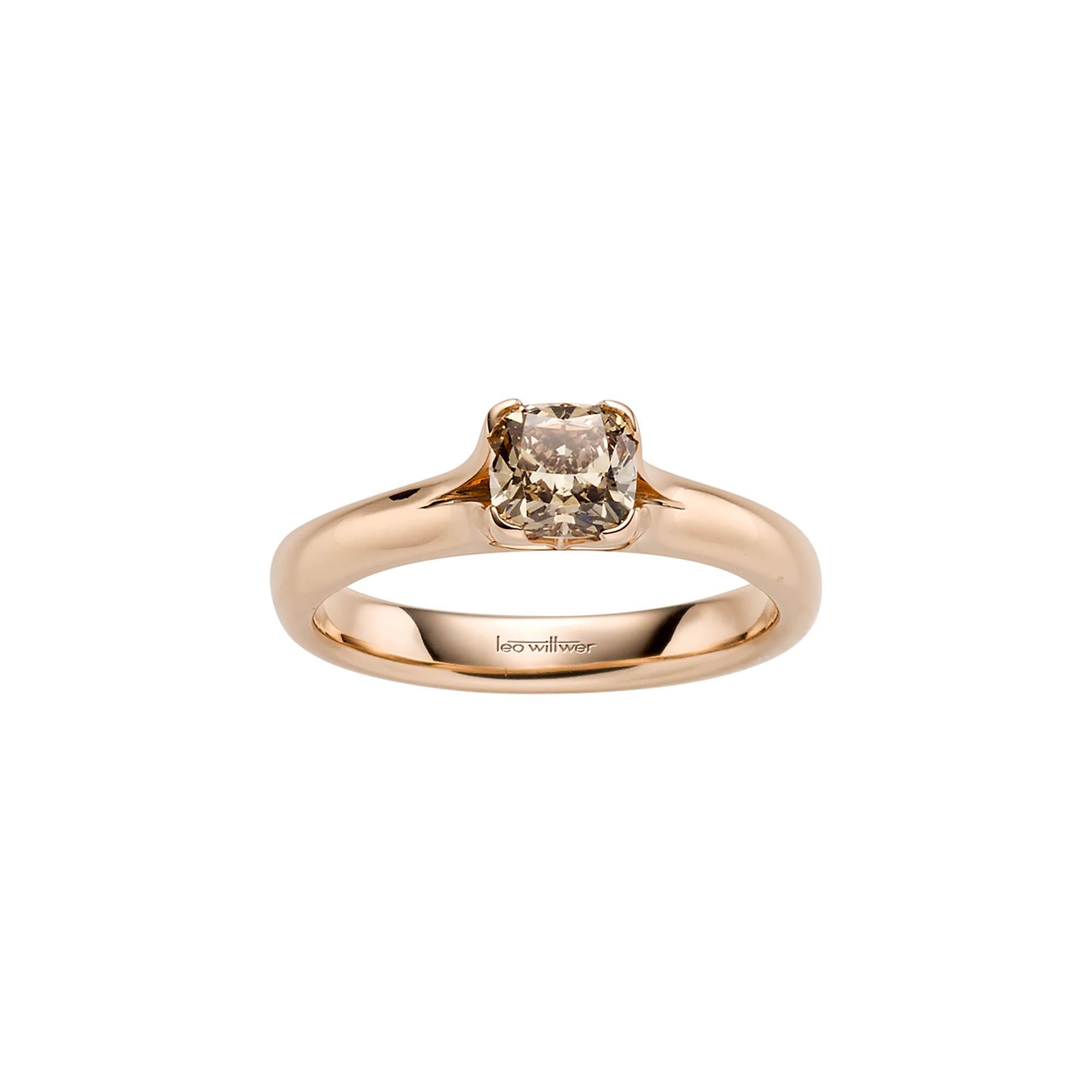 LEO WITTWER Candlelight Solitaire Ring