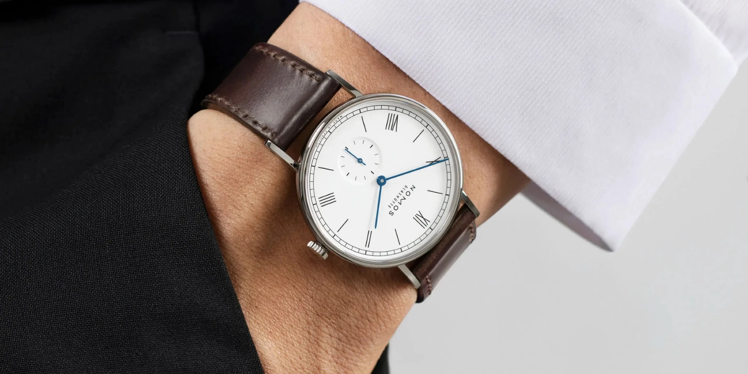 Nomos Glashütte Modell Ludwig bei Juwelier Mayer in Starnberg